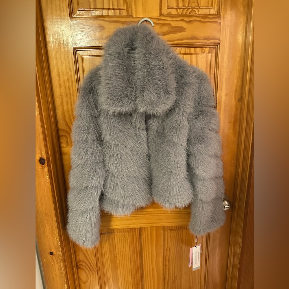 NWT 🆕 AVEC LES FILLES Fluffy Faux Fur Crop Jacket‎ Size L Lined NWT Pockets - Picture 3 of 9